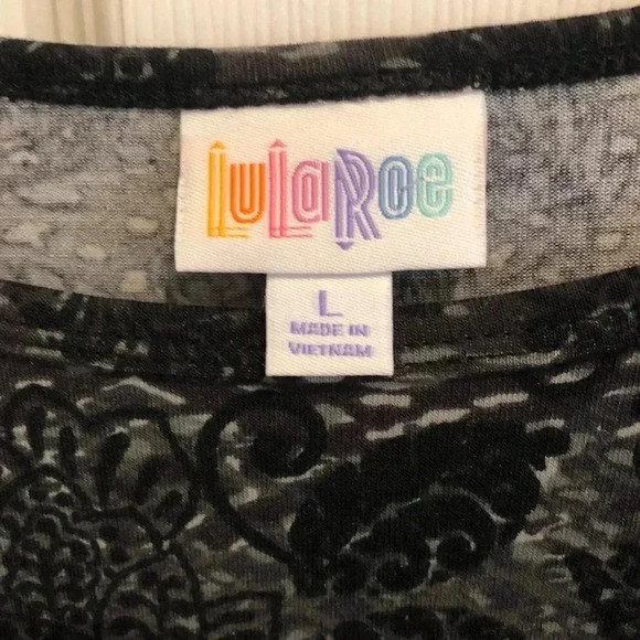 Lularoe women’s Top - Picture 2 of 3